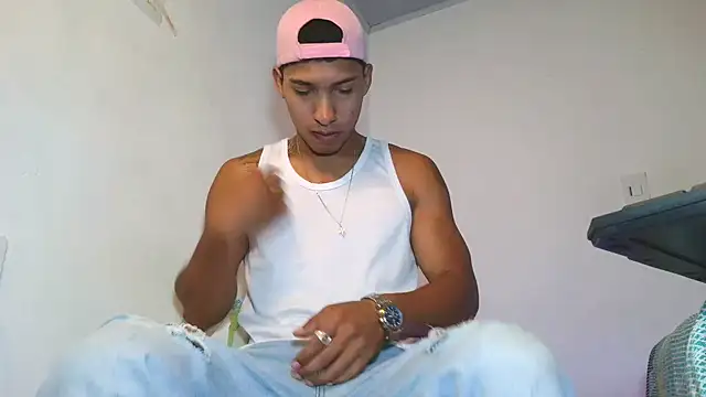 maximo vega newv online show from April 2, 8:37 pm