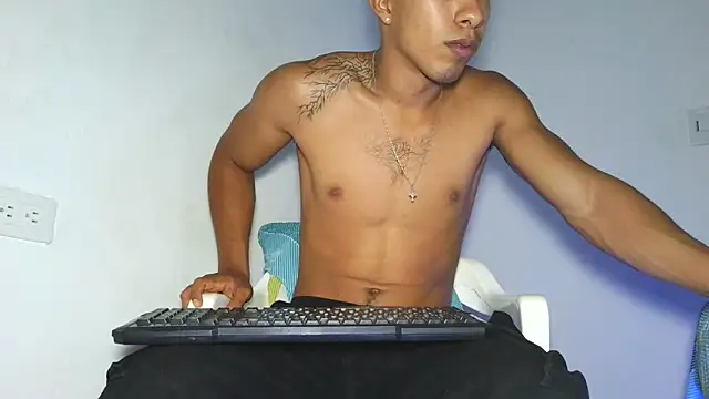 maximo vega newv online show from April 4, 8:59 pm