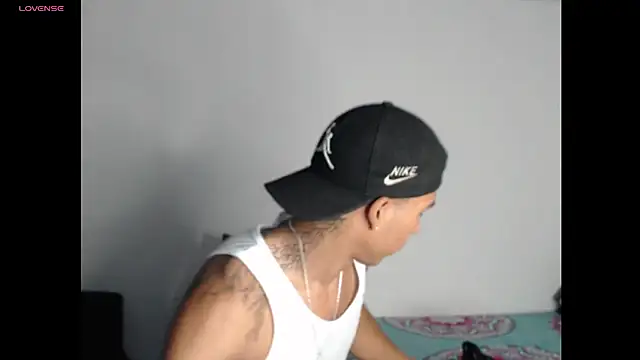 Snapshot of maximo_vega_newv chatting on December 23, 12:30 pm maximo vega newv online show from December 23, 12:30 pm