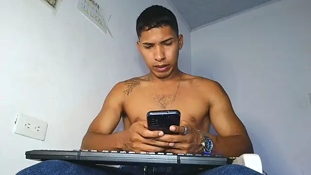 maximo vega newv online show from February 11, 11:59 pm