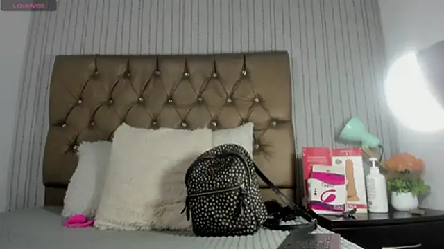 candymery online show from October 17, 7:04 pm