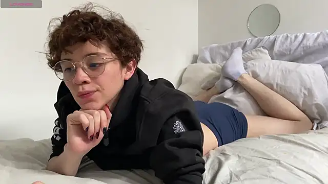 Snapshot of mapleg chatting on March 10, 8:34 pm mapleg online show from March 10, 8:34 pm