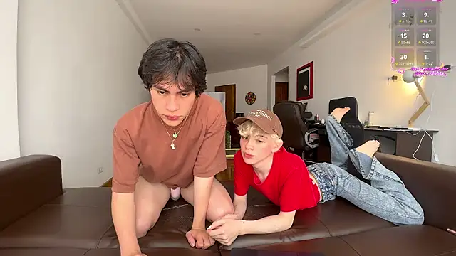 Snapshot of mapleg chatting on March 24, 6:19 pm mapleg online show from March 24, 6:19 pm