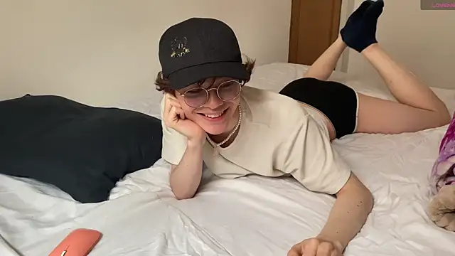 Snapshot of mapleg chatting on March 19, 6:55 pm mapleg online show from March 19, 6:55 pm