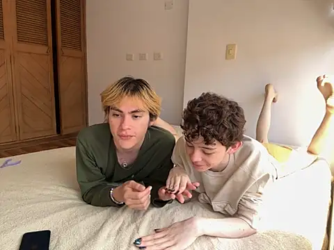 Snapshot of mapleg chatting on September 21, 4:01 pm mapleg online show from September 21, 4:01 pm