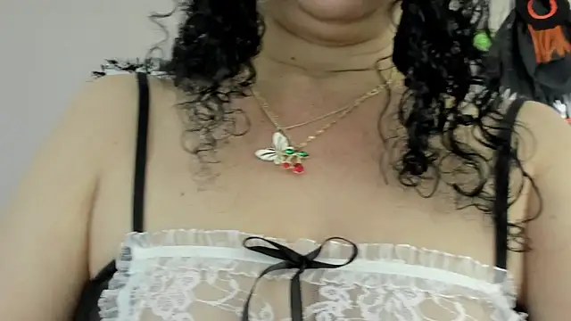 Adelesmithh online show from October 30, 11:52 am