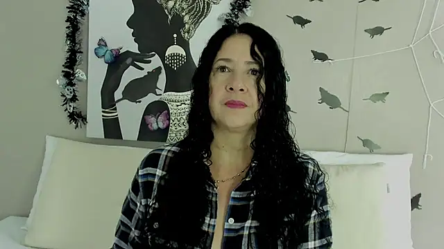 Adelesmithh online show from October 25, 11:42 am