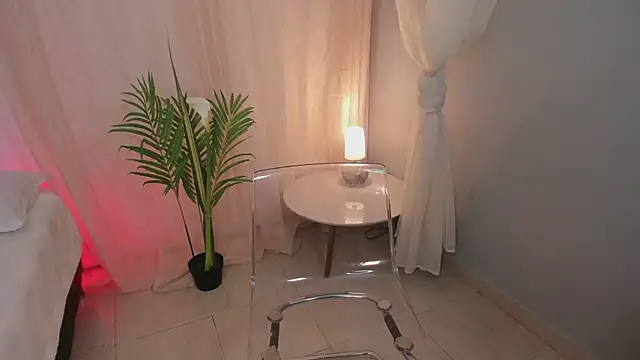 Lia Sweett  online show from March 12, 4:00 pm