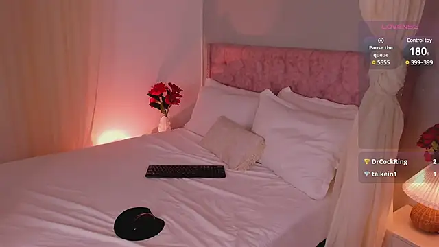 Snapshot of Lia_Sweett_ chatting on February 26, 5:53 pm Lia Sweett online show from February 26, 5:53 pm