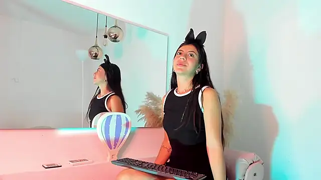 Iiam danii online show from December 23, 5:00 pm