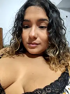 BrendaGirs online show from May 2, 3:01 am