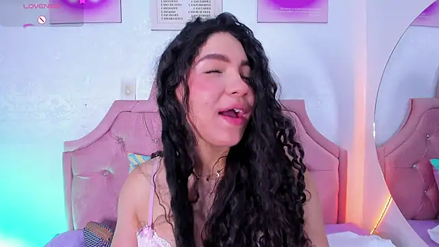 amandalee01 online show from November 7, 6:23 pm