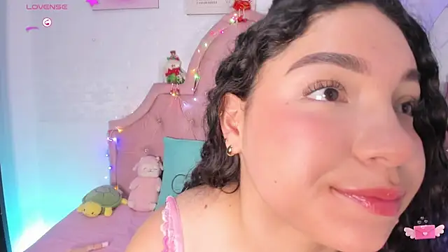 amandalee01 online show from December 14, 7:41 pm