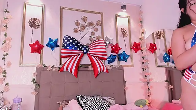 Snapshot of amandalee01 chatting on July 4, 10:58 pm amandalee01 online show from July 4, 10:58 pm