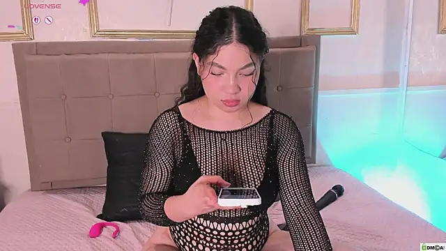amandalee01 online show from April 20, 9:38 pm