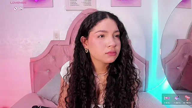 amandalee01 online show from September 14, 7:25 pm