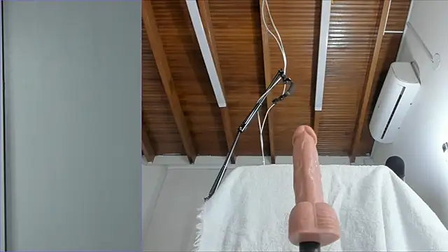 Lucy carter  online show from November 26, 1:00 pm