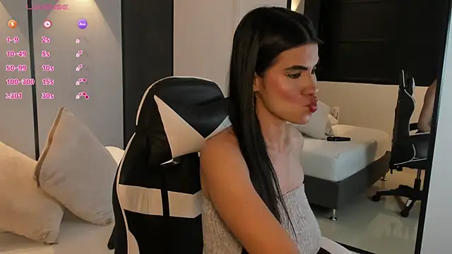 stephanya  online show from October 16, 8:17 pm