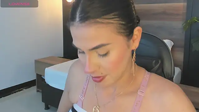 stephanya  online show from February 20, 7:38 pm