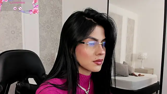 stephanya  online show from May 14, 7:44 pm