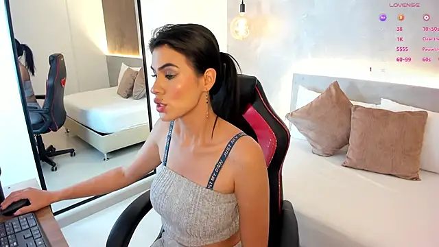 stephanya  online show from October 23, 7:23 pm