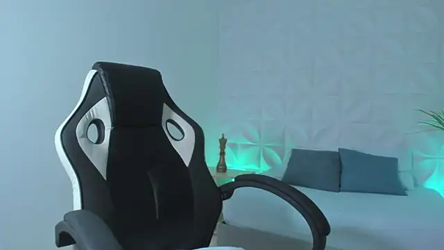 stephanya  online show from March 14, 7:34 pm