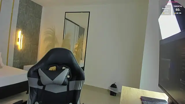 stephanya  online show from September 10, 7:24 pm