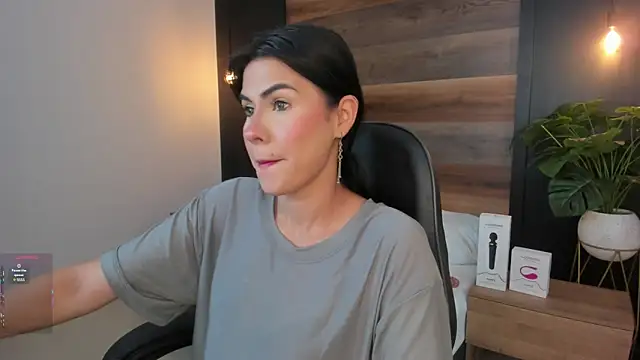 stephanya  online show from December 20, 7:06 pm