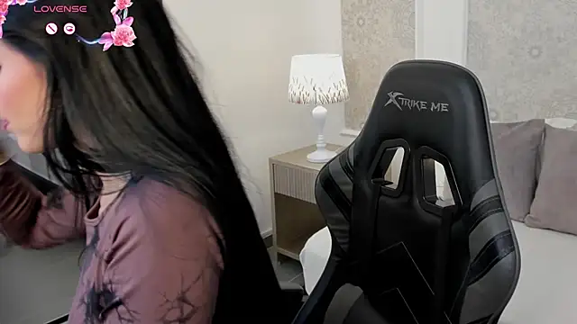 stephanya  online show from June 16, 7:25 pm