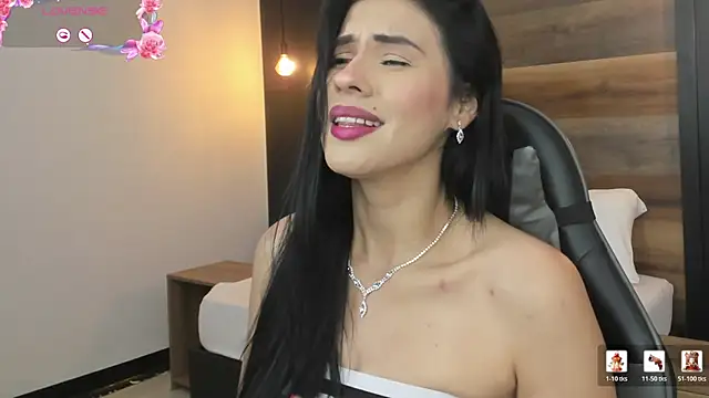 stephanya  online show from April 5, 4:02 pm