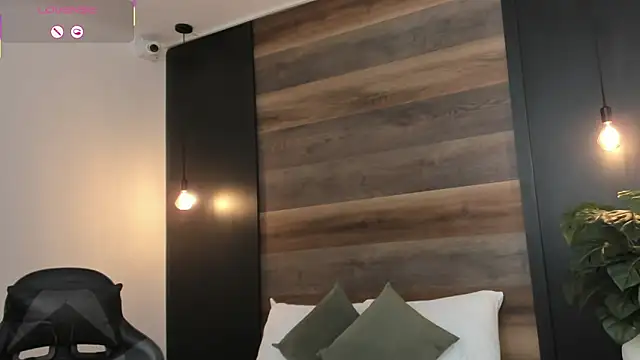 stephanya  online show from March 28, 12:28 pm