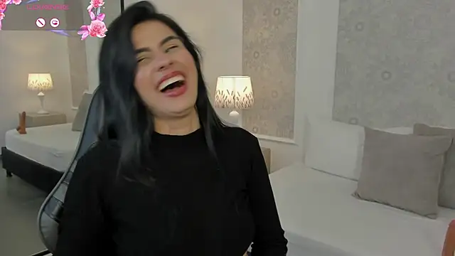 stephanya  online show from June 24, 7:33 pm