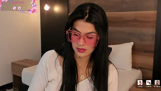 stephanya  online show from April 23, 7:59 pm