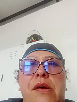 Snapshot of Darly_Gomez chatting on February 18, 3:31 pm Darly Gomez online show from February 18, 3:31 pm