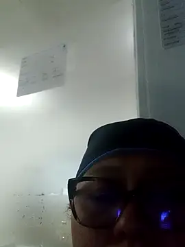 Snapshot of Darly_Gomez chatting on February 16, 5:15 am Darly Gomez online show from February 16, 5:15 am