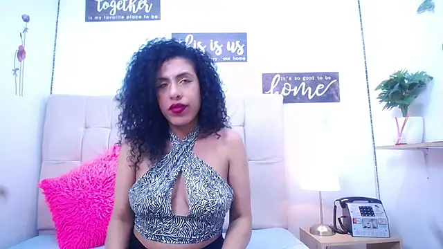 Snapshot of muriell303av chatting on December 9, 6:45 am muriell303av online show from December 9, 6:45 am