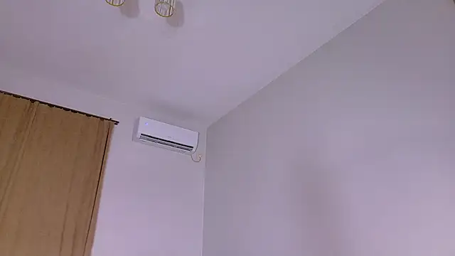 Snapshot of Mishel_Blessing chatting on November 14, 4:10 pm Mishel Blessing online show from November 14, 4:10 pm