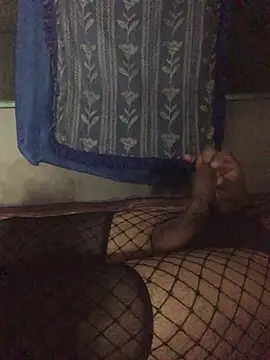Snapshot of manuamador chatting on July 9, 4:02 am manuamador online show from July 9, 4:02 am