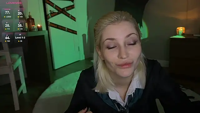 alexa novak online show from October 31, 12:40 am