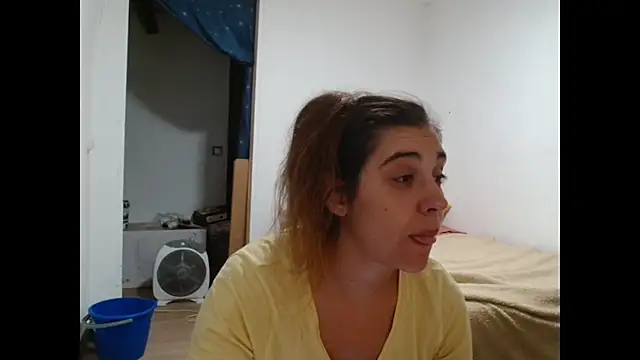 Snapshot of Ursumi1 chatting on September 22, 9:21 pm Ursumi1 online show from September 22, 9:21 pm