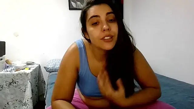 Snapshot of Ursumi1 chatting on November 24, 10:10 pm Ursumi1 online show from November 24, 10:10 pm