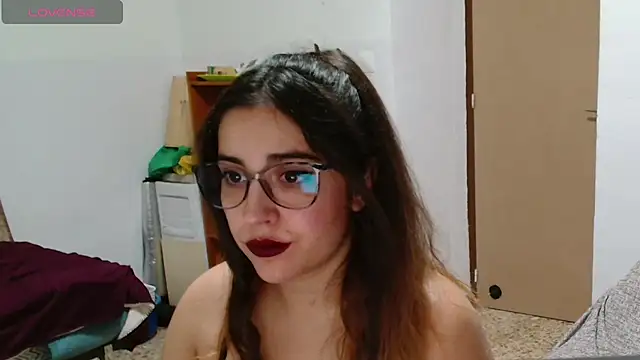 Snapshot of Ursumi1 chatting on February 1, 4:32 pm Ursumi1 online show from February 1, 4:32 pm