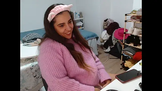 Snapshot of Ursumi1 chatting on November 7, 10:24 pm Ursumi1 online show from November 7, 10:24 pm