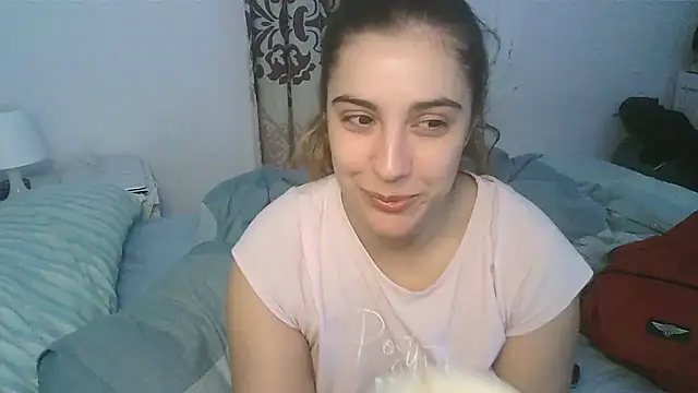 Snapshot of Ursumi1 chatting on December 13, 11:28 pm Ursumi1 online show from December 13, 11:28 pm