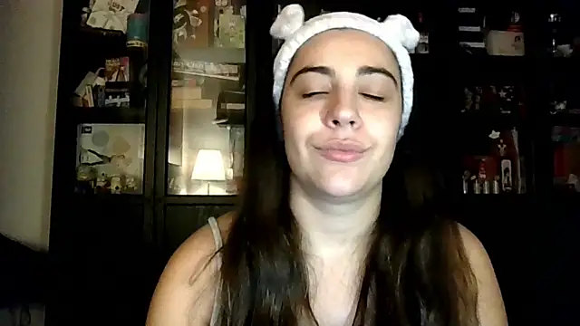 Snapshot of Ursumi1 chatting on November 8, 7:50 pm Ursumi1 online show from November 8, 7:50 pm