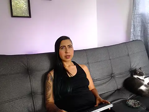aria jhonsson online show from June 2, 7:03 pm