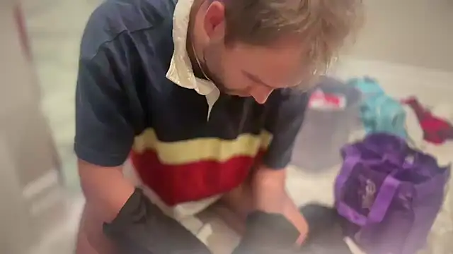 69woodinson online show from November 19, 8:47 am