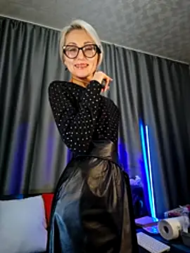 Milforja online show from October 24, 8:30 pm