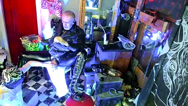 BULGEDEMON online show from April 19, 11:11 am