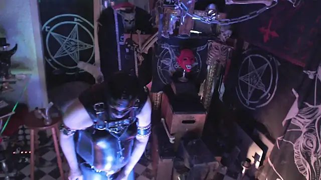 Snapshot of BULGEDEMON chatting on October 30, 8:06 pm BULGEDEMON online show from October 30, 8:06 pm